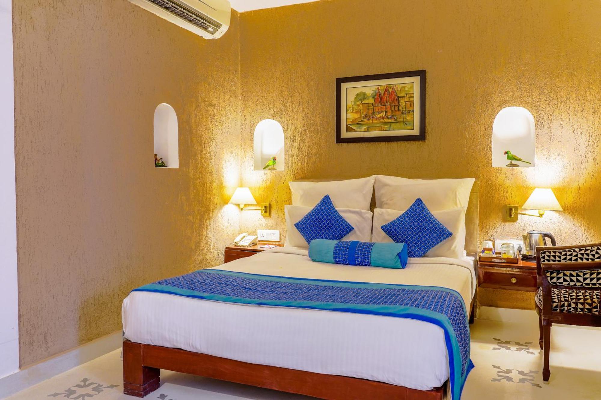 Guleria Kothi At Ganges Hotell Varanasi Exteriör bild