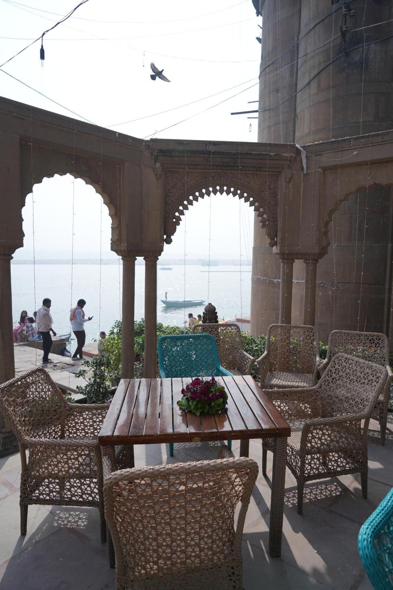 Guleria Kothi At Ganges Hotell Varanasi Exteriör bild