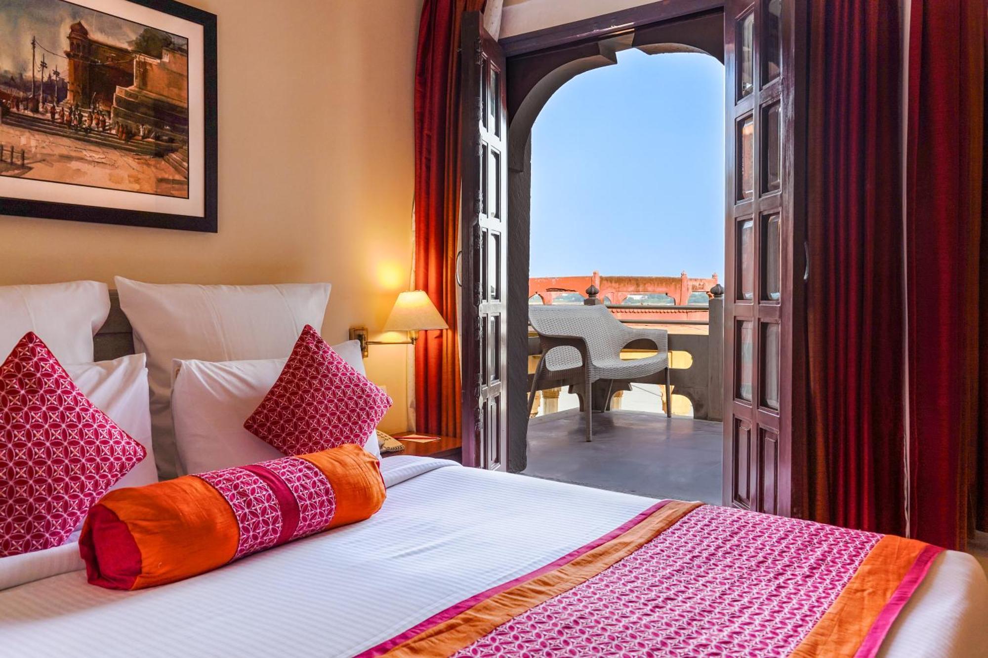 Guleria Kothi At Ganges Hotell Varanasi Exteriör bild