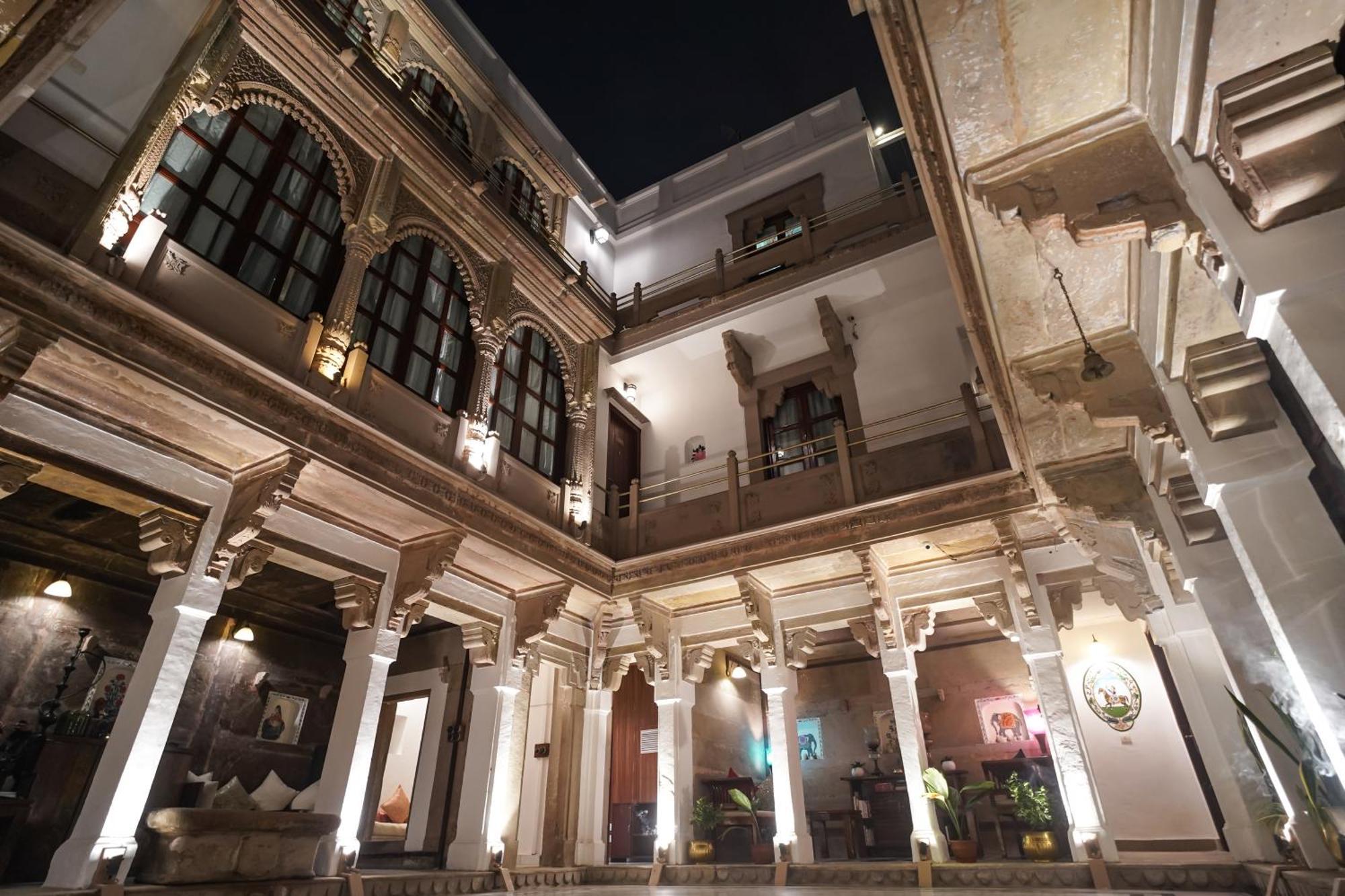Guleria Kothi At Ganges Hotell Varanasi Exteriör bild