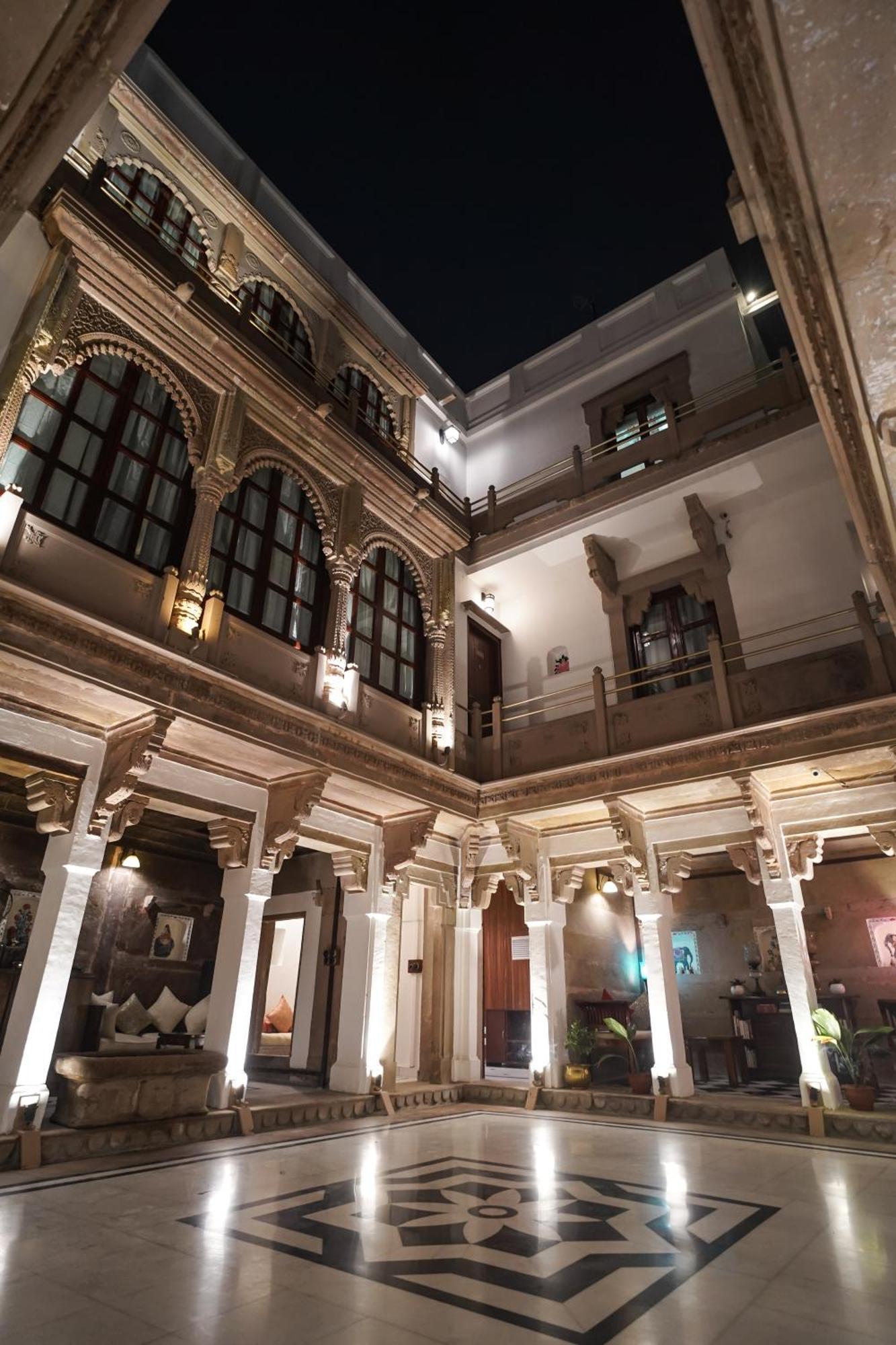 Guleria Kothi At Ganges Hotell Varanasi Exteriör bild