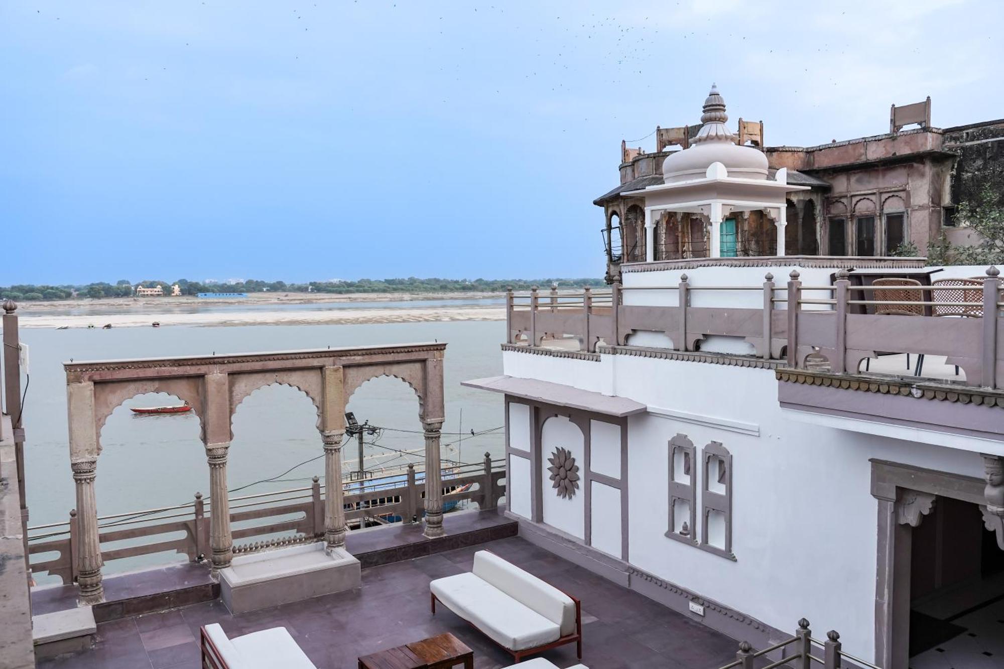 Guleria Kothi At Ganges Hotell Varanasi Exteriör bild
