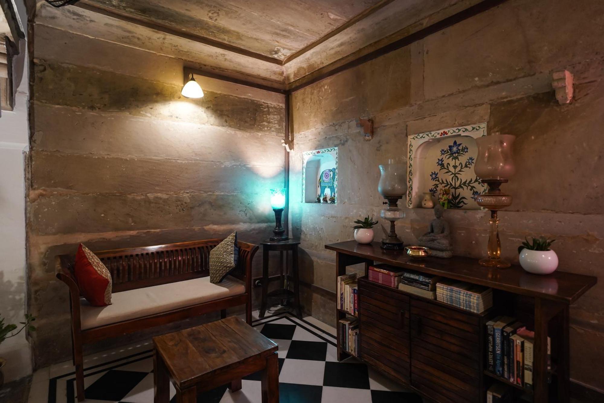 Guleria Kothi At Ganges Hotell Varanasi Exteriör bild