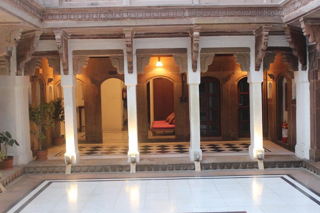 Guleria Kothi At Ganges Hotell Varanasi Exteriör bild