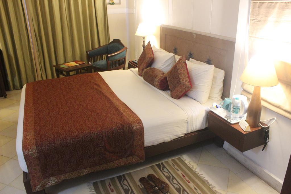 Guleria Kothi At Ganges Hotell Varanasi Exteriör bild